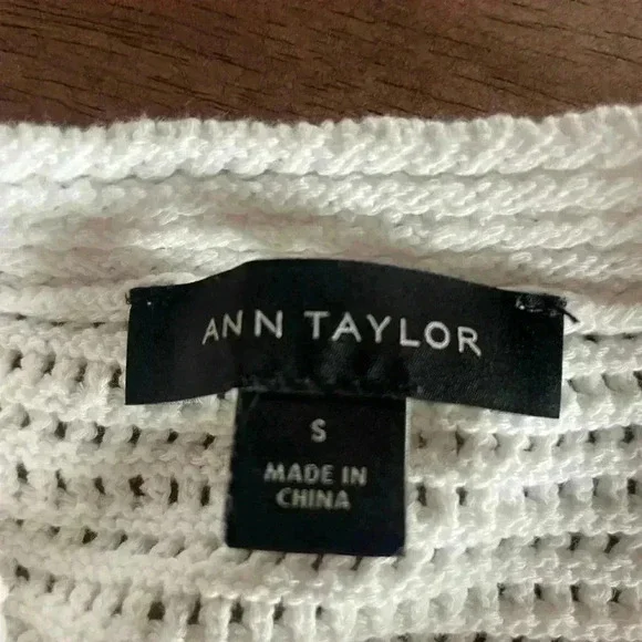 Ann Taylor women’s crochet Crewneck Pointelle Sweater Tank white sz small 100% - Picture 7 of 7